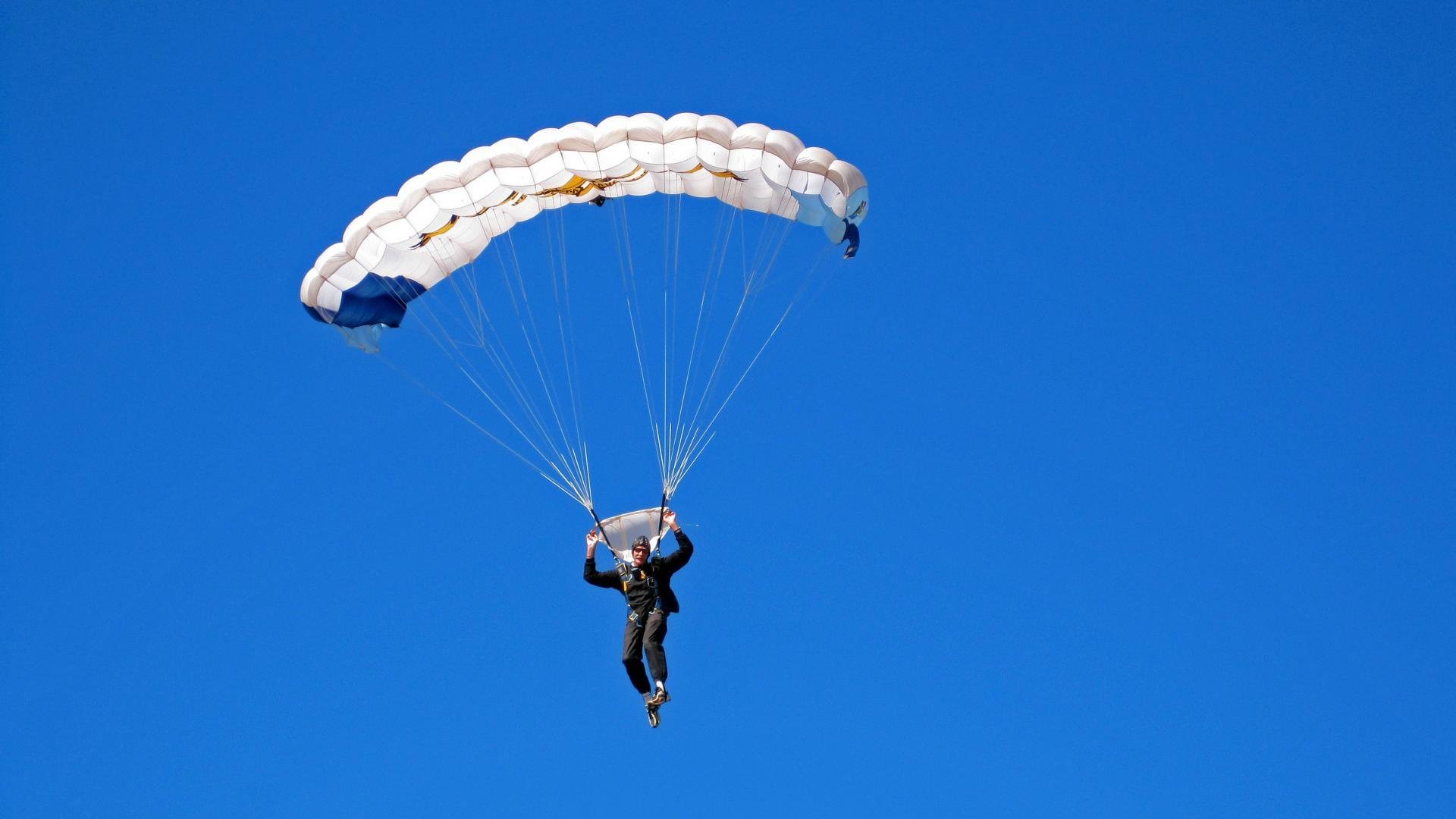 九游体育电竞官网-赛场花絮：幕后不为人知的趣味瞬间，比赛花絮怎么写